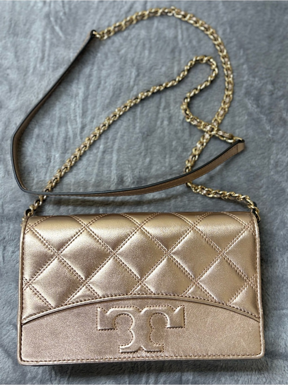 Tory Burch Metallic Quilted Crossbody Bag - Gold